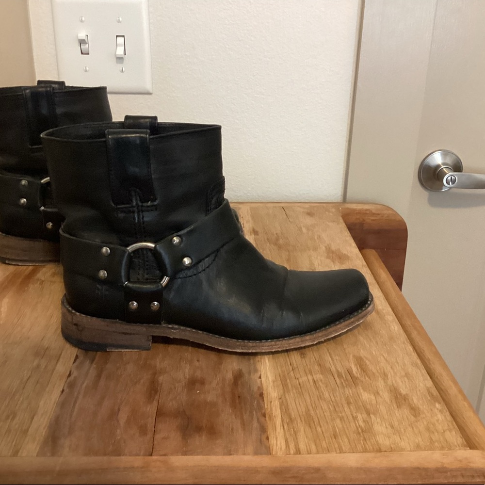 Black FRYE boots 6.5